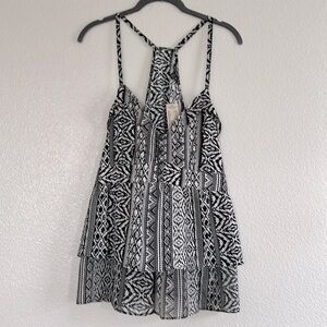 URBAN OUTFITTERS Black and White Tiered Flowy Top Aztec Print XL NWT